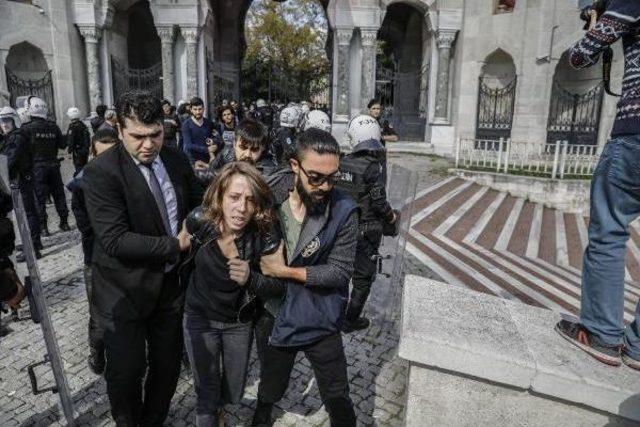 İstanbul Üniversitesi'ndeki 10 Ekim Anmasına Polis Müdahalesi (Geniş Haber)