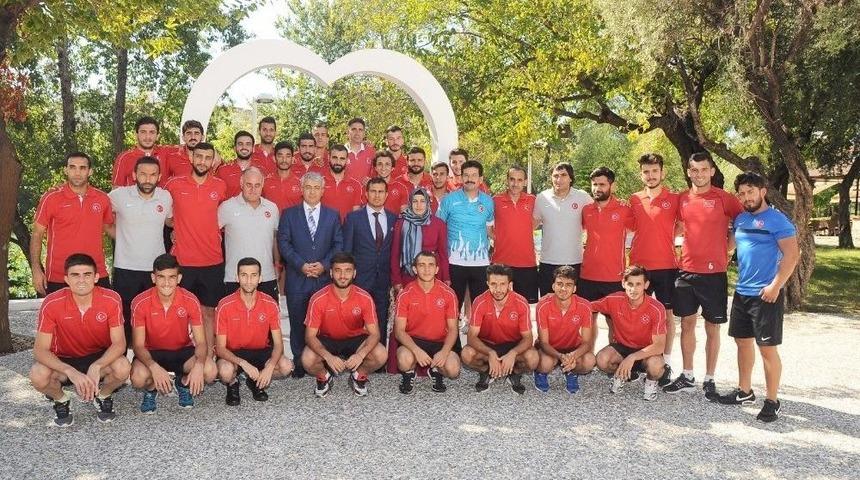 Uğur Arıcı’ya Milli Sürpriz