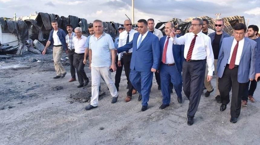 Vali Su, Tarsus Hali’ndeki Yangın Bölgesini İnceledi