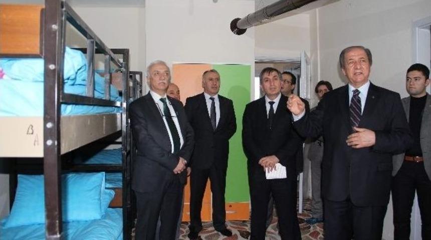 Sokakta Kalanlara Sıcak Yatak