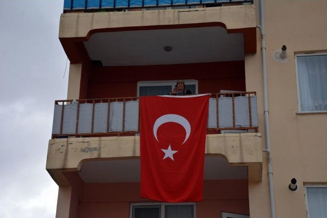 Şampiyonluk Gol&uuml;n&uuml; Atan &Ccedil;akmak&rsquo;ın Ailesinde B&uuml;y&uuml;k Sevin&ccedil;