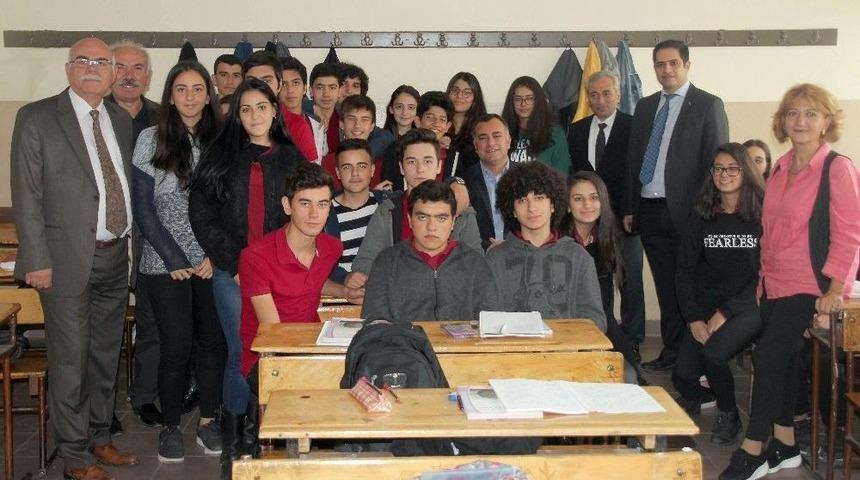 Başkan Taşdelen Okul Ziyaretlerini Sürdürüyor