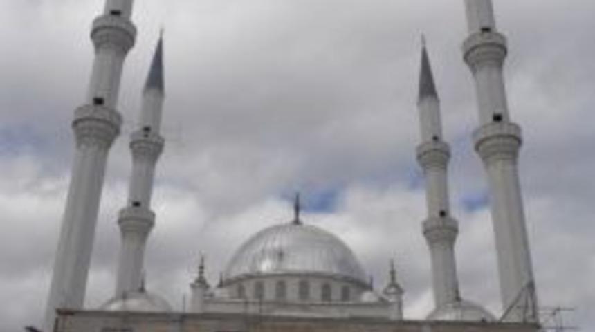 -&ccedil;ayırlı Camii&rsquo;nin Son Minare Tamamlandı