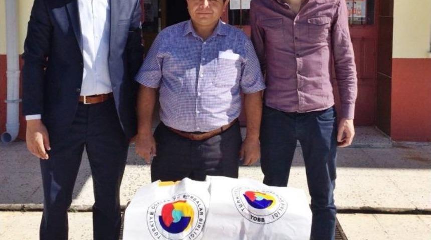 Sungurlu&rsquo;da 700 &Ouml;ğrencilere Ayakkabı Yardımı