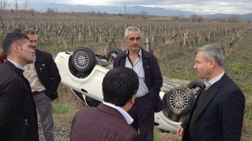 Kaza Yapan S&uuml;r&uuml;c&uuml;n&uuml;n Yardımına Belediye Başkanı Koştu