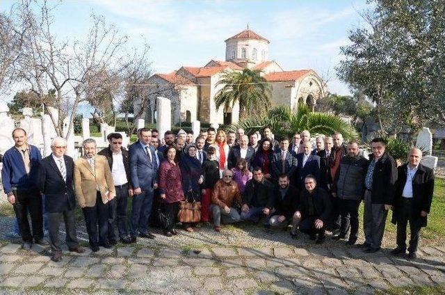 Ak Parti Başkanları Ve Büyükşehir Belediye Başkanı Ayasofya’da Vatandaşları Dinlediler