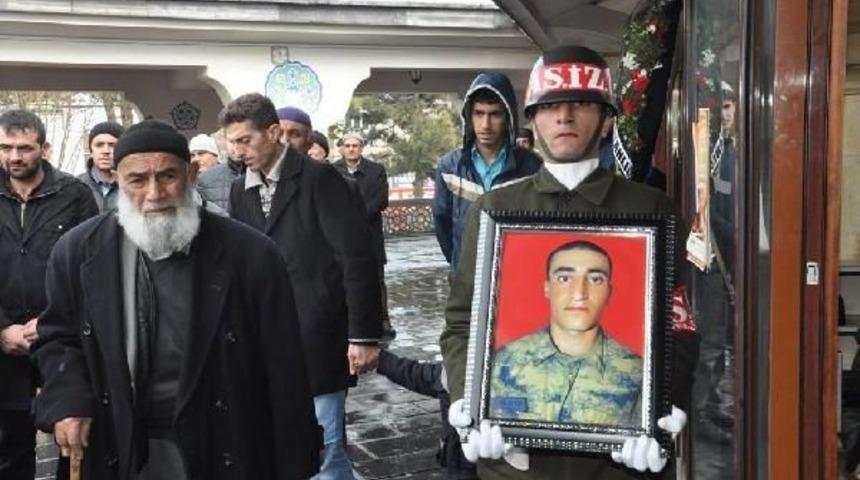 İntihar Eden Asker Memleketi Tatvan'da Toprağa Verildi