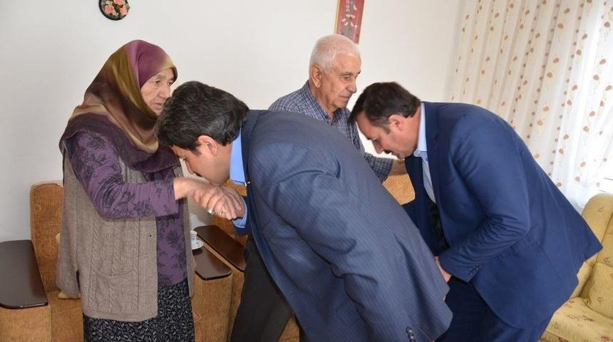 Başkan Kalın Hac Vazifesini Yerine Getirenleri Ziyaret Etti