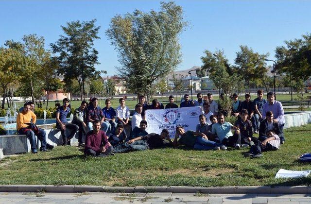 Ahlatlı Öğrenciler, Van’daki Tarihi Ve Kültürel Mekanları Gezdi