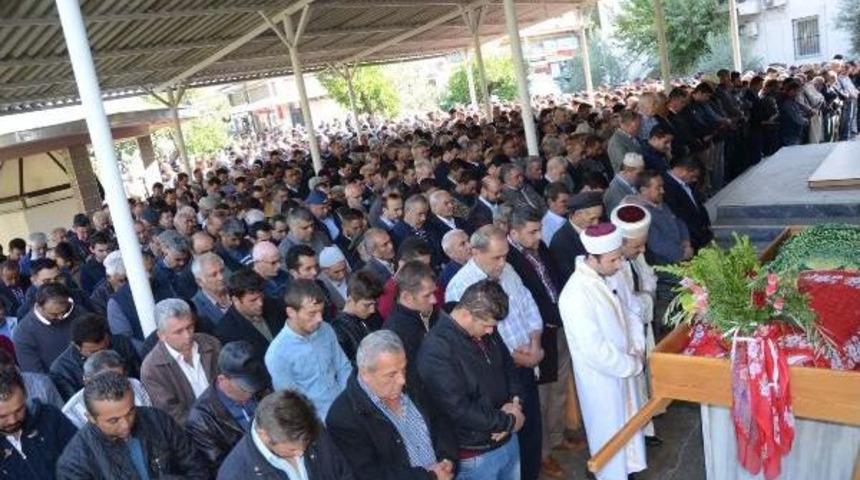 Hemzemin Ge&ccedil;itteki Kazada &Ouml;lenler, Son Yolculuklarına Uğurlandı