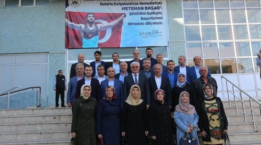 Ak Parti Adapazarı İl&ccedil;e Y&ouml;netiminden Dişli&rsquo;ye Ziyaret