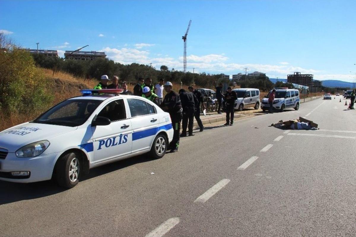 Yola Fırlayan Engelli Oğlunu Kurtarmak İsterken Can Verdi