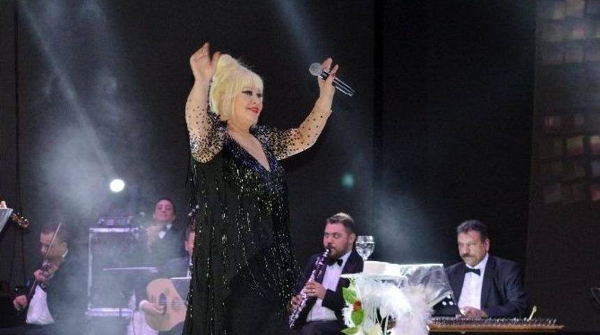 Muazzez Abacı&rsquo;nın G&ouml;zyaşları