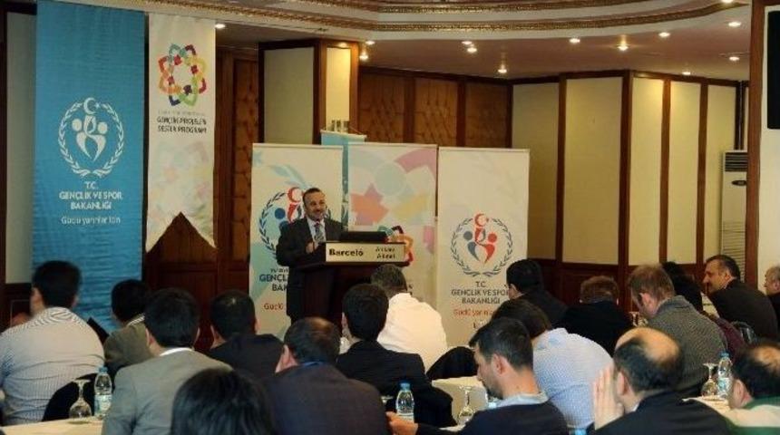 Gen&ccedil;lik Projeleri, Ankara&rsquo;daki Stk&rsquo;lara Anlatıldı