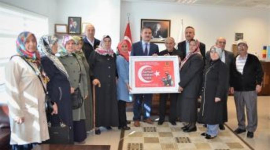 Şehit Ailelerinden Yılmaz&rsquo;a Teşekk&uuml;r Ziyareti