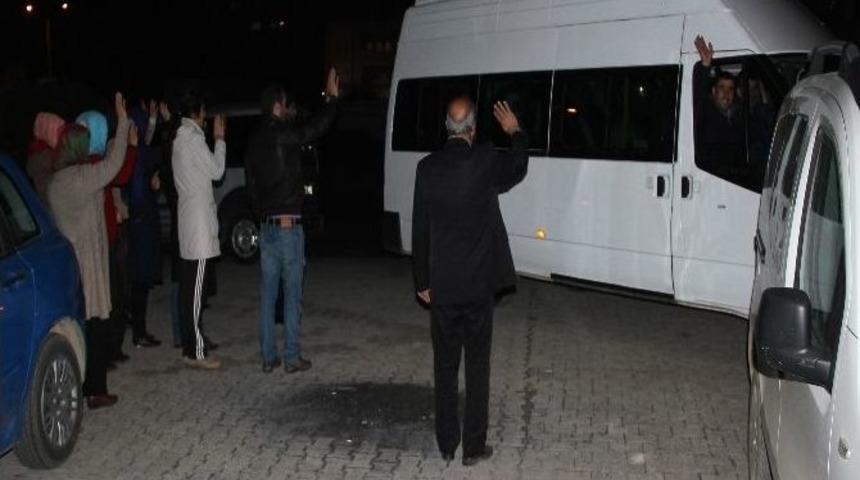 Midyat Eğitim Bir Sen &Uuml;yeleri Umreye Uğurlandı