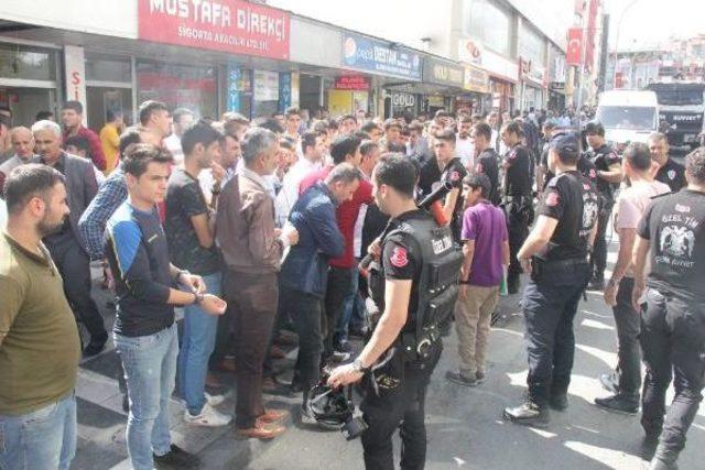 Şanlıurfa&rsquo;Da Trafik Cezalarına Tepki G&ouml;steren Esnaf Yol Kapattı 2