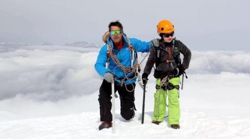 En K&uuml;&ccedil;&uuml;k Dağcı Babasının Izinde