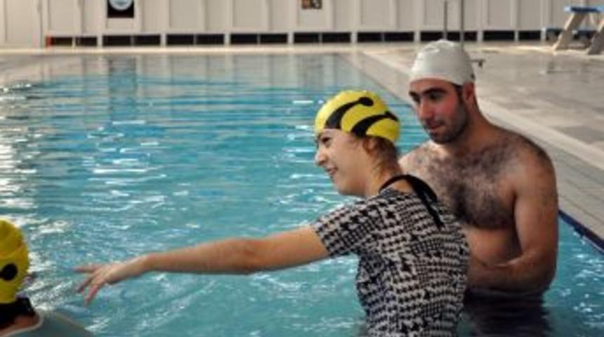 Ampute Milli Takım Oyuncusu G&ouml;z&uuml;a&ccedil;ık Engellilerin Engelleri Aşmasına Da Yardım Ediyor