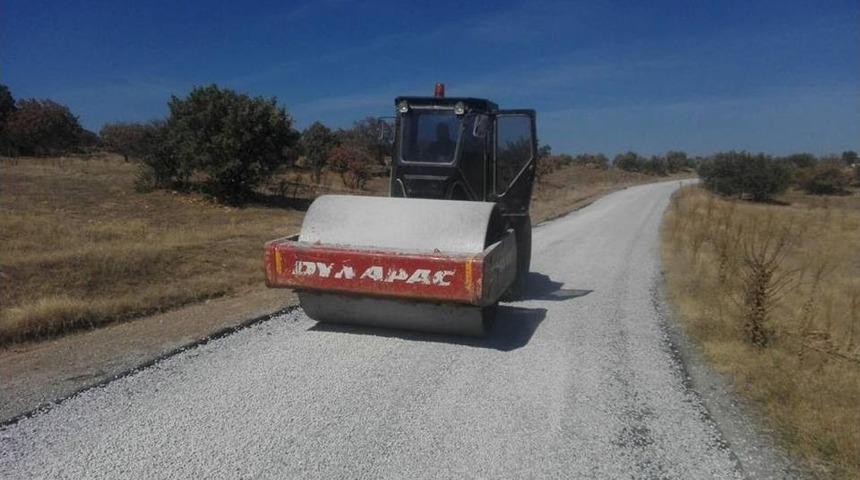 K&ouml;pr&uuml;başı&rsquo;nda Asfalt &Ccedil;alışmaları S&uuml;r&uuml;yor