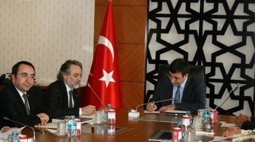 M&uuml;siad Ankara Y&ouml;netimi Kalkınma Bakanı Yılmaz&rsquo;ı Ziyaret Etti