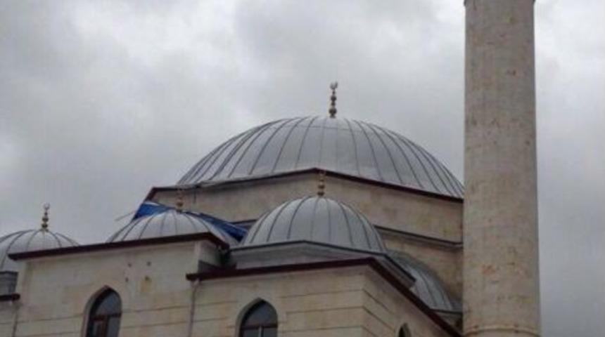 &Ccedil;anakkale'de Kuvvetli Lodos Deniz Ulaşımını Olumsuz Etkiledi (2)