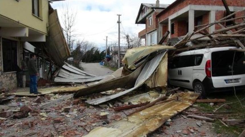 Şiddetli Lodos Kocaeli'de De Etkili Oluyor