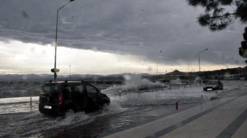 Lodos Sinop'u Vurdu