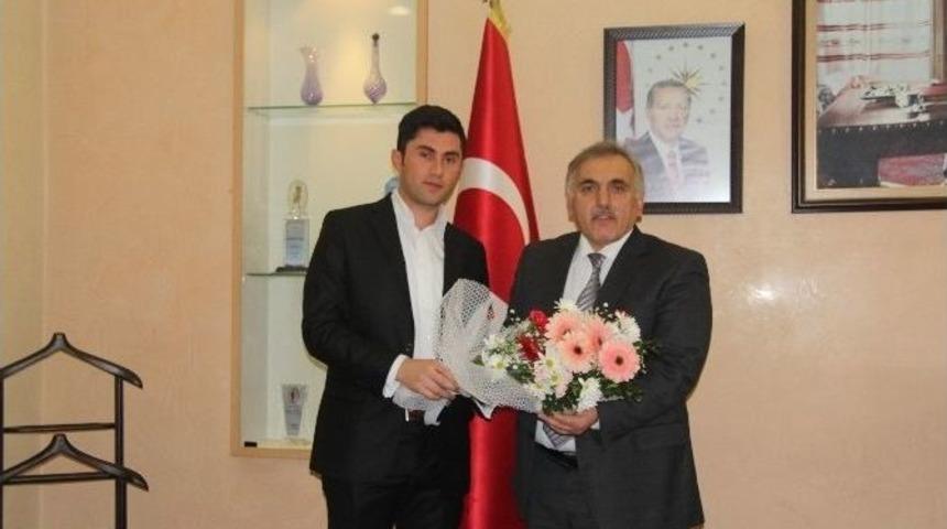 Hendek Gen&ccedil;likten Başkan İnci&rsquo;ye Ziyaret