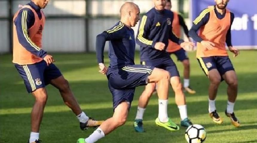 Fenerbah&ccedil;e'de Evkur Yeni Malatyaspor Hazırlıkları S&uuml;rd&uuml;