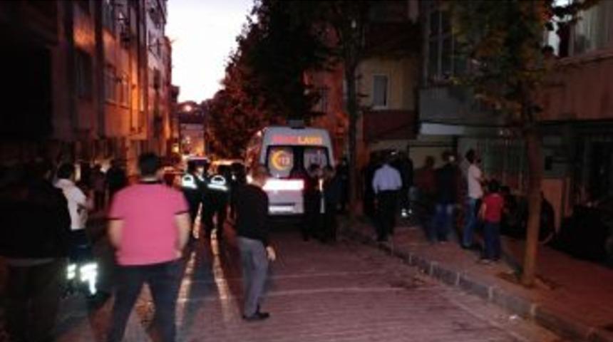 Bah&ccedil;elievler&rsquo;de Ev Yangını: 1 &Ouml;l&uuml;