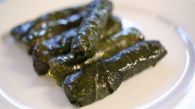 Zeytinyağlı yaprak sarma nasıl yapılır?