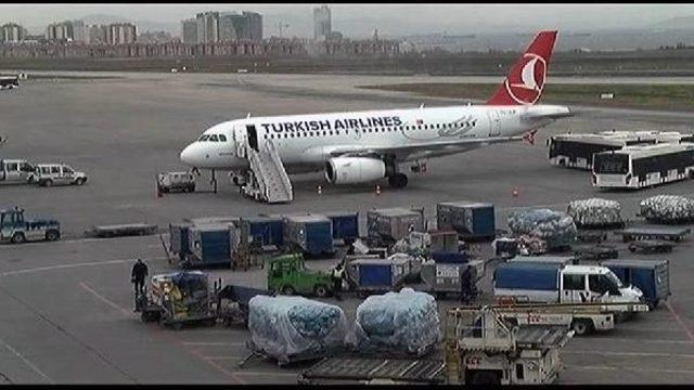 Atatürk Havalimanı'nda Iniş-Kalkış Kapasitesi Lodos Nedeniyle Düşürüldü