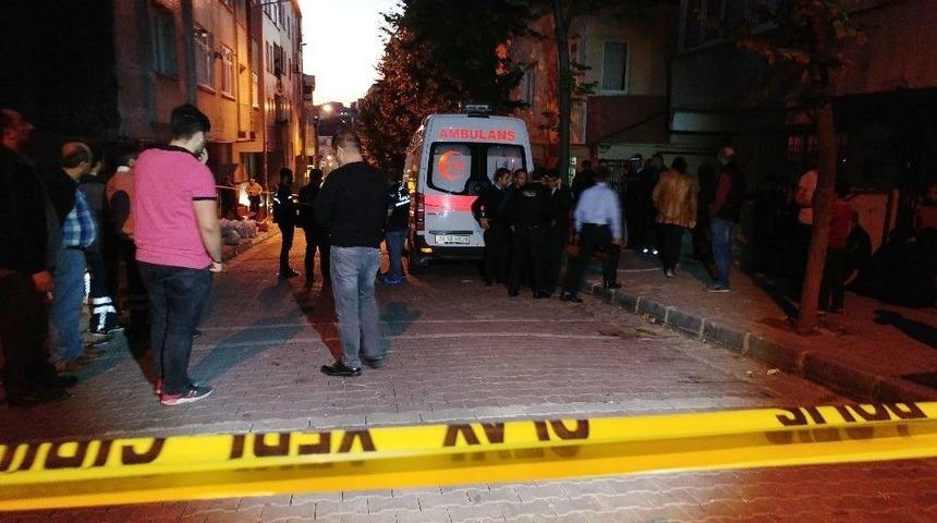 Bah&ccedil;elievler&rsquo;de Ev Yangını: 1 &Ouml;l&uuml;