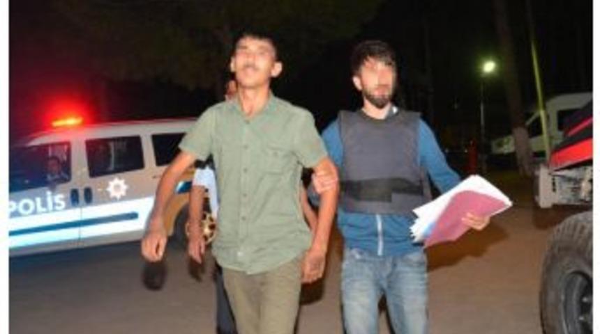 Atat&uuml;rk B&uuml;st&uuml;ne Motolof Atan Pkk Yandaşı Tutuklandı