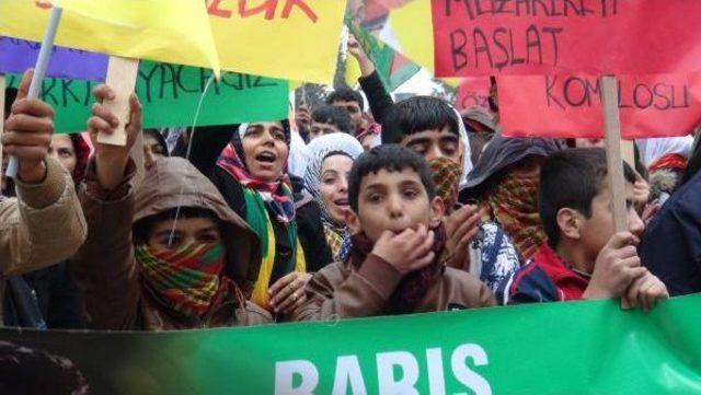 Gaziantep'te Hdp Ve Dbp'liler Öcalan'a Özgürlük Istedi