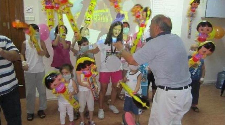 Hastane Odasında &Ccedil;ocukluklarını Yaşadılar