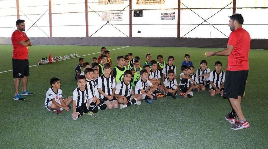 Vanlı Minik Milli Takım İ&ccedil;in Ter D&ouml;k&uuml;yor