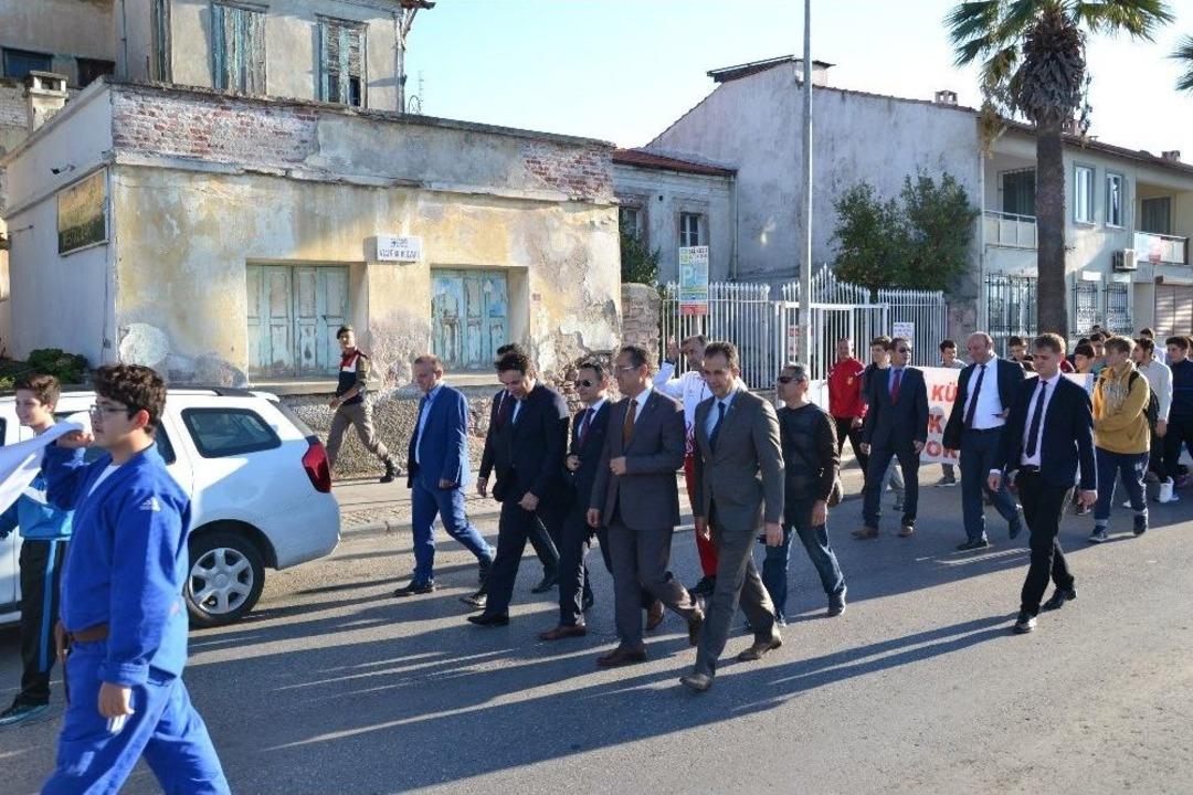 Ayvalık&rsquo;ta Amat&ouml;r Spor Haftasına İlgi B&uuml;y&uuml;k