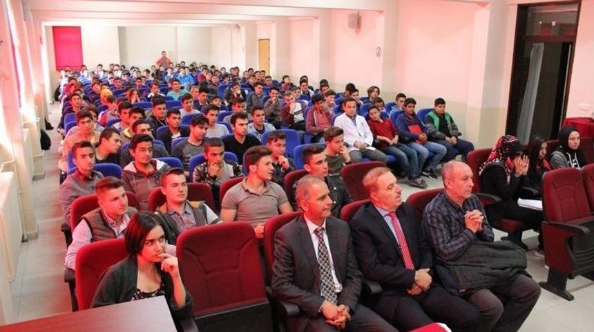 Basketbolcular &Ouml;ğrencilerle Bir Araya Geldi