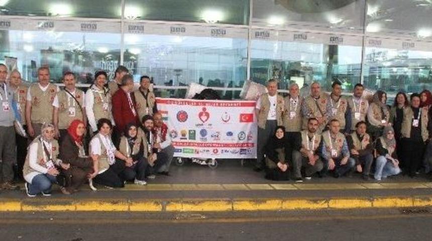 Tıbbi Malzemenin Bulunduğu 151 Koliyle Nijer&rsquo;e Gittiler