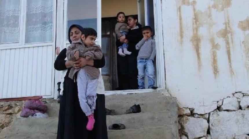 Başkale Kaymakamı, Engelli Pelin'e Sahip &Ccedil;ıktı