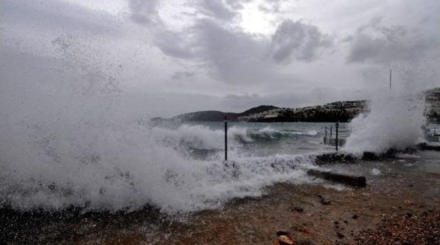 Bodrum&rsquo;da Fırtına Etkili Oluyor