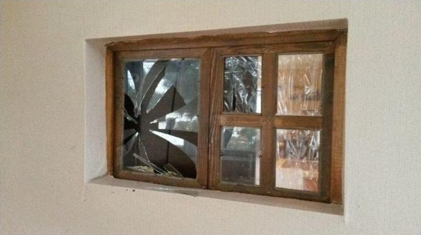 Hesabı Fazla Bulunca Restorana Kurşun Yağdırdılar