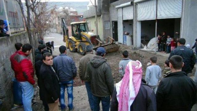 Cizre'de Mahallelere Kazılan Hendekler Kapatılmaya Başlandı