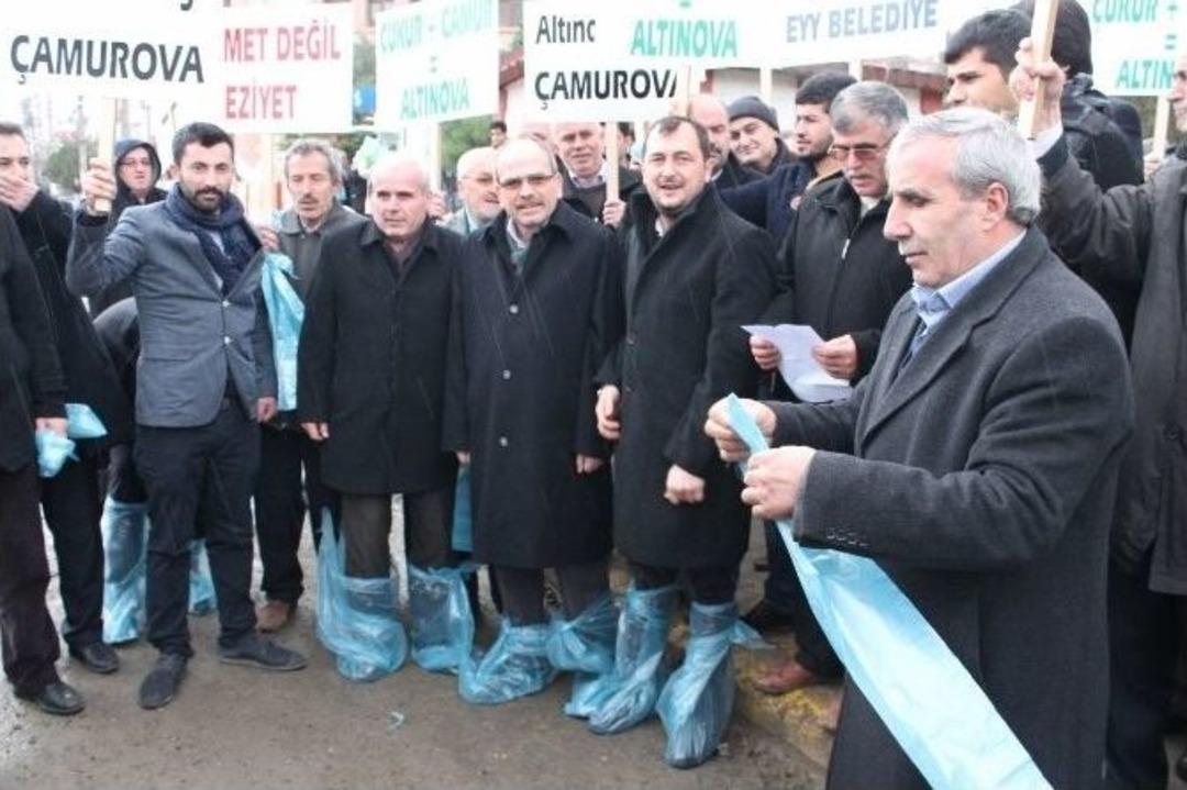 Tekirdağ&rsquo;da Ak Partililerden &ldquo;&ccedil;amurlu Yol&rdquo; Eylemi