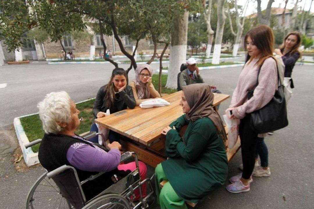 Simurg&rsquo;un Gen&ccedil;leri, Dar&uuml;laceze&rsquo;nin &Ccedil;ınarlarını Ziyaret Etti