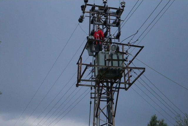 Varto’da Elektrik Trafosu Patladı