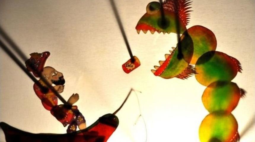 &Ccedil;&ouml;p Canavarı G&ouml;lge Oyununda