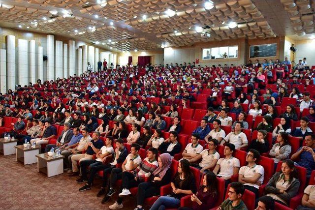 Prof. Dr. &Ouml;zkan: "ilk Y&uuml;z Naklinde T&uuml;m Ekip O An Birka&ccedil; Saniye Durakladık" 1